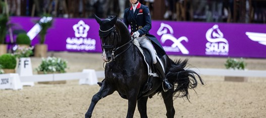 Lottie Fry and Everdale lead the way in Riyadh